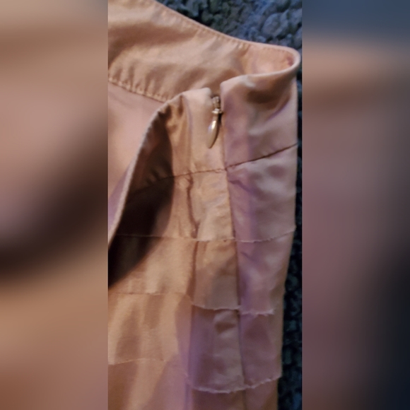 Beautiful Anne Taylors Loft women's tiered layer satin skirt, size 0P - Picture 4 of 8